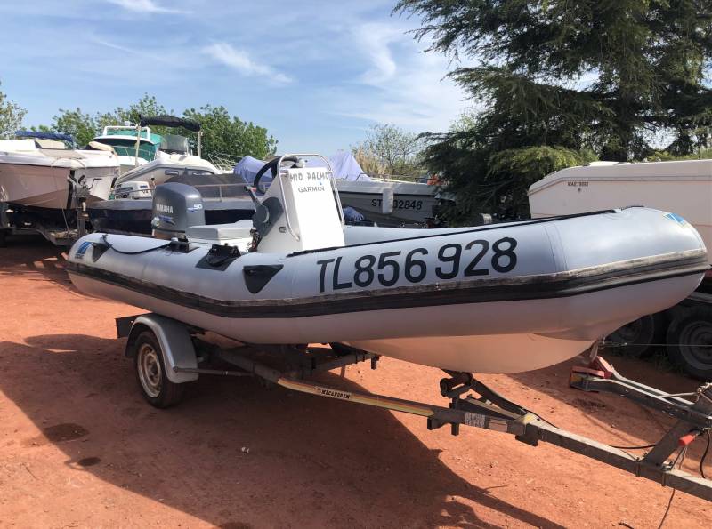 SEMI RIGIDE ZODIAC 470 équipé d'un moteur YAMAHA 50 cv 4 Temps